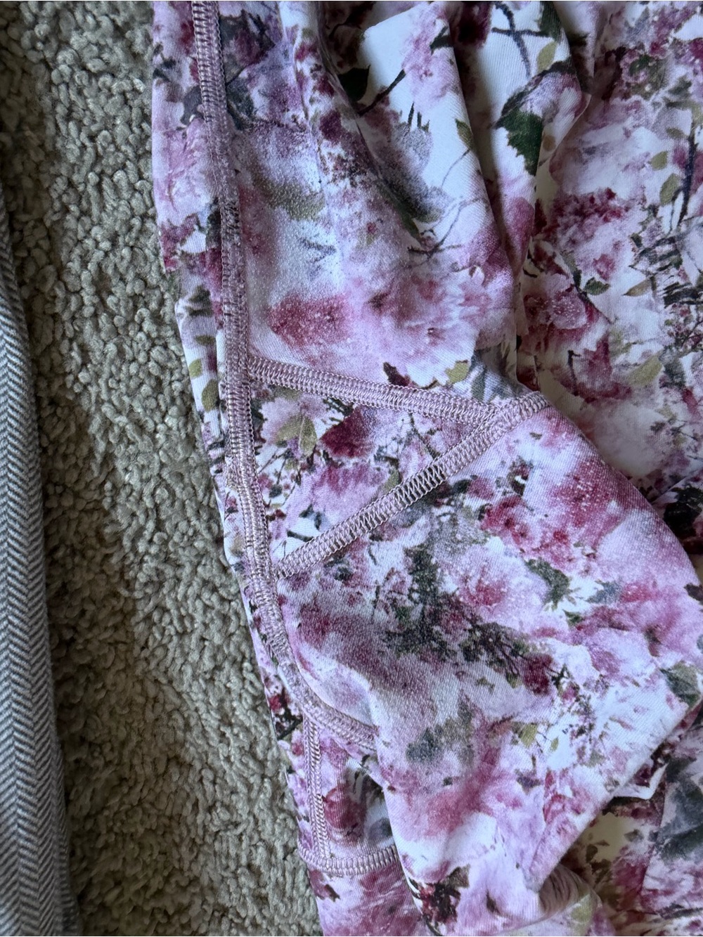GUC Lululemon Leggings size 10 - Picture 6 of 10